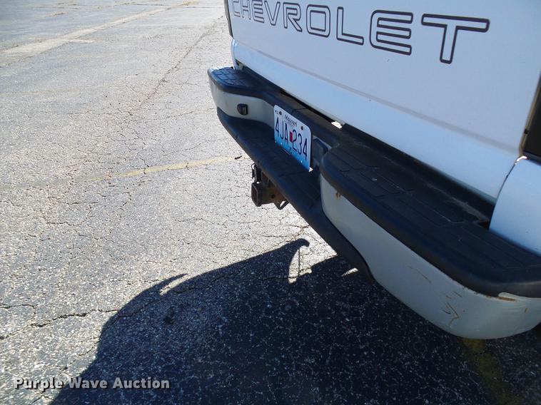 image for item DE5284 2004 Chevrolet Silverado 2500HD pickup truck