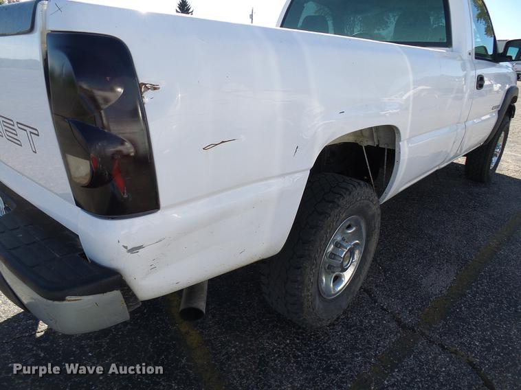 image for item DE5284 2004 Chevrolet Silverado 2500HD pickup truck