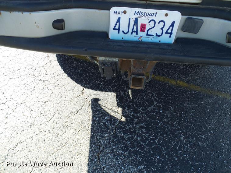 image for item DE5284 2004 Chevrolet Silverado 2500HD pickup truck