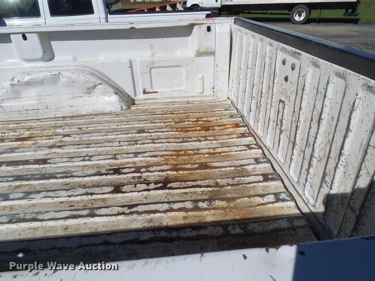 image for item DE5284 2004 Chevrolet Silverado 2500HD pickup truck