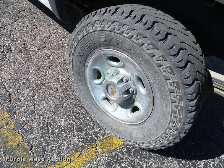 image for item DE5284 2004 Chevrolet Silverado 2500HD pickup truck