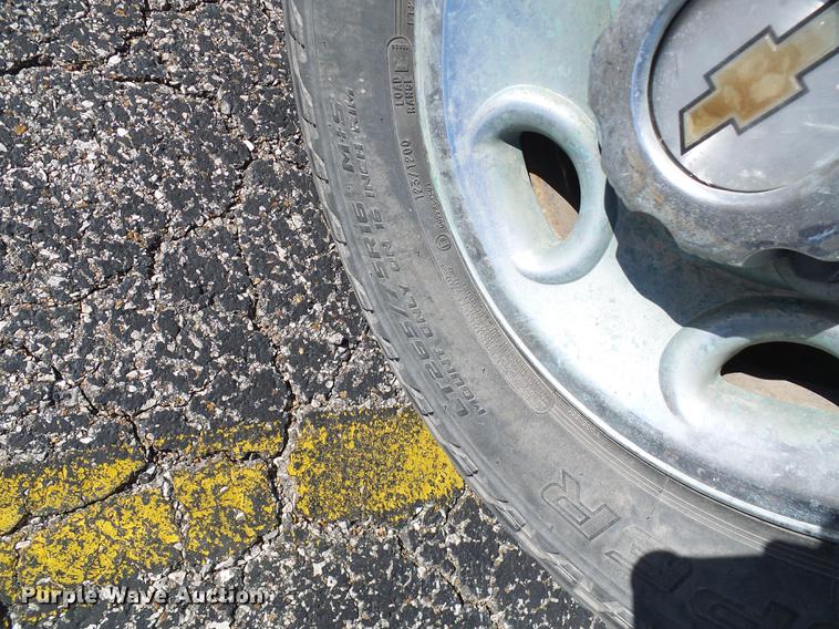 image for item DE5284 2004 Chevrolet Silverado 2500HD pickup truck