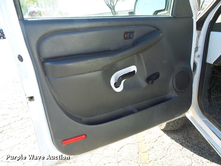 image for item DE5284 2004 Chevrolet Silverado 2500HD pickup truck