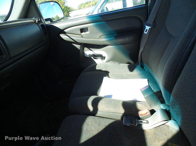 image for item DE5284 2004 Chevrolet Silverado 2500HD pickup truck