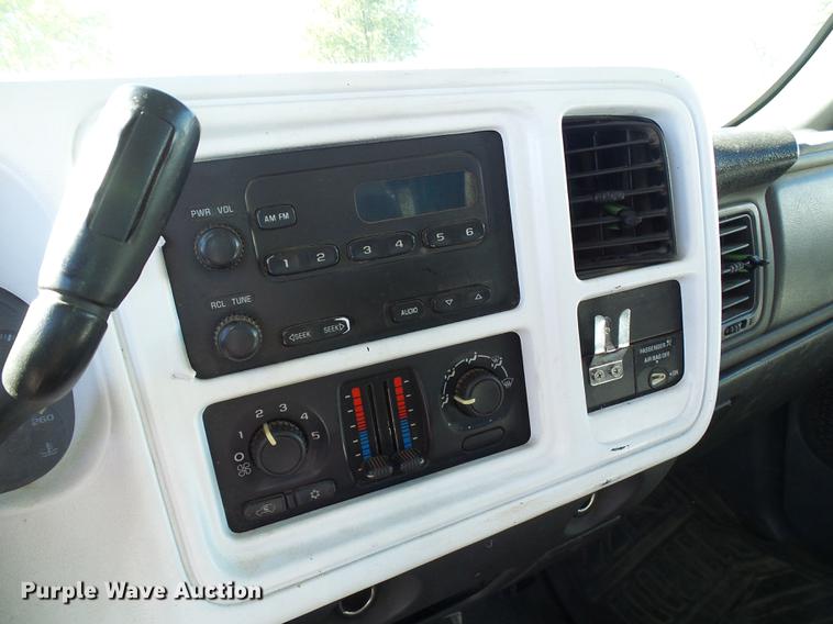 image for item DE5284 2004 Chevrolet Silverado 2500HD pickup truck