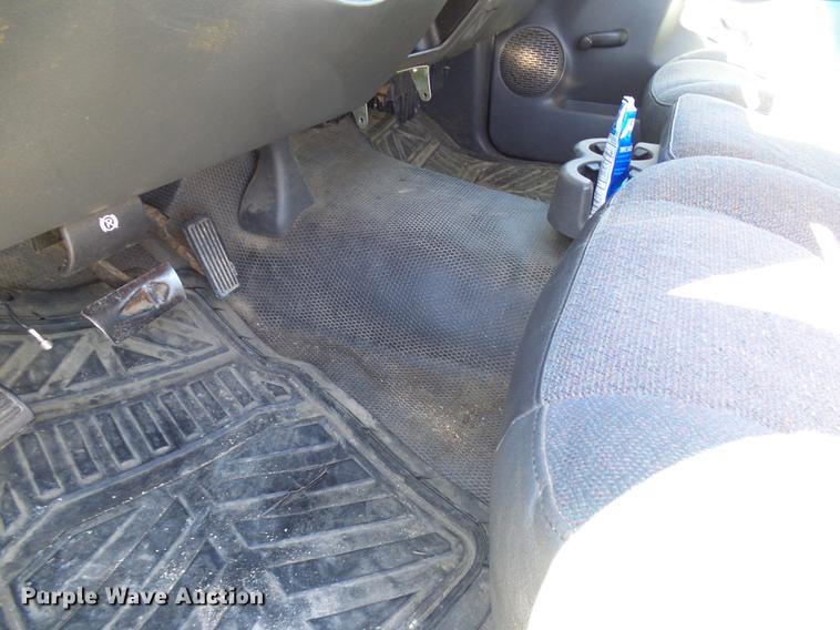 image for item DE5284 2004 Chevrolet Silverado 2500HD pickup truck