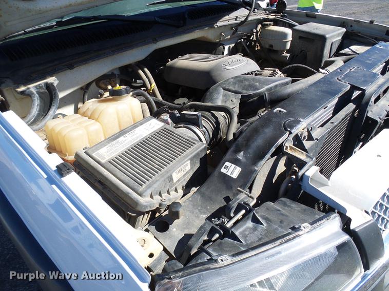 image for item DE5284 2004 Chevrolet Silverado 2500HD pickup truck