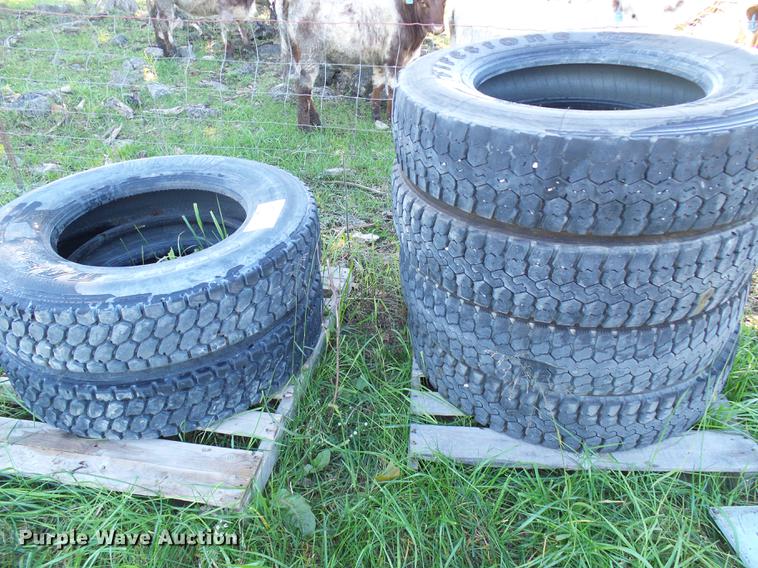 image for item DE5285 Tires and wheels