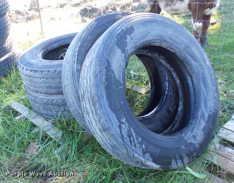 image for item DE5285 Tires and wheels