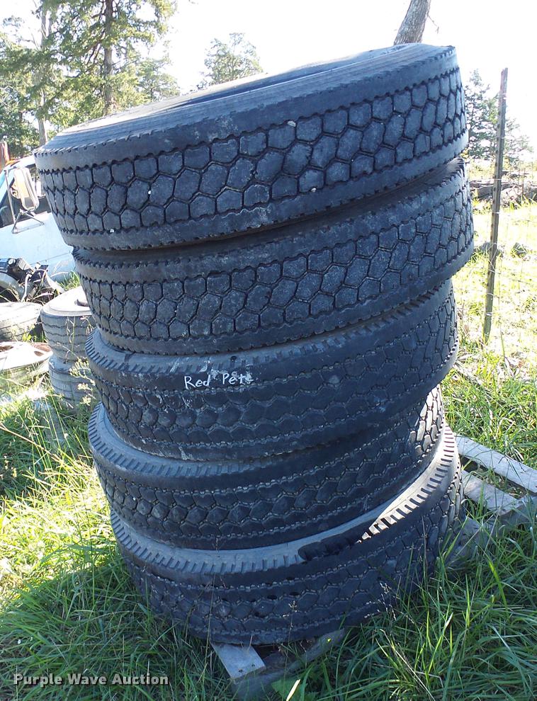 image for item DE5285 Tires and wheels