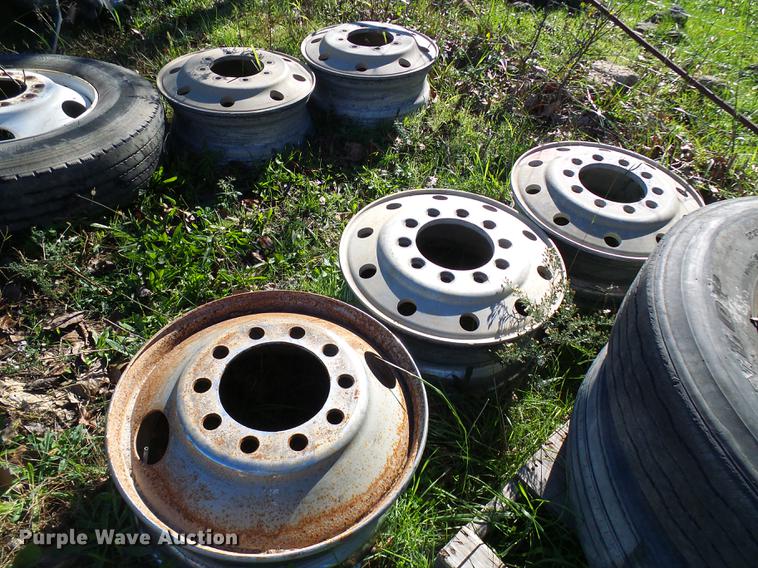 image for item DE5285 Tires and wheels