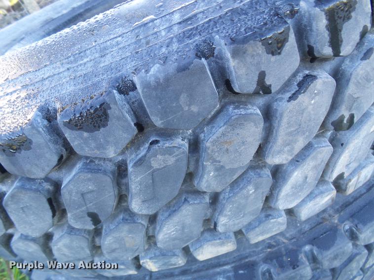 image for item DE5285 Tires and wheels