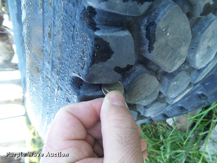 image for item DE5285 Tires and wheels