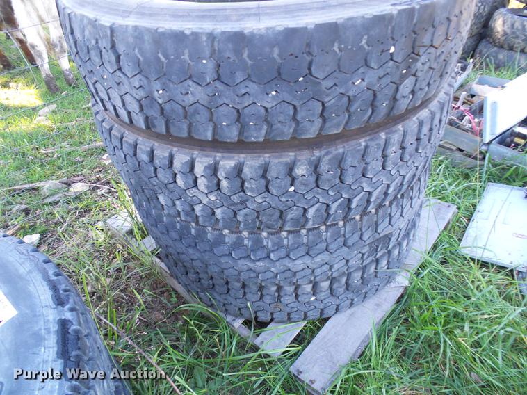 image for item DE5285 Tires and wheels