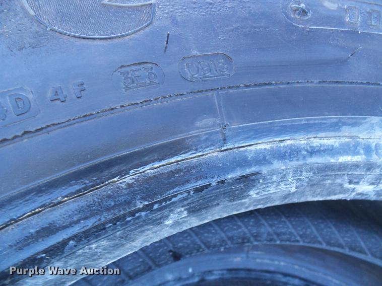 image for item DE5285 Tires and wheels