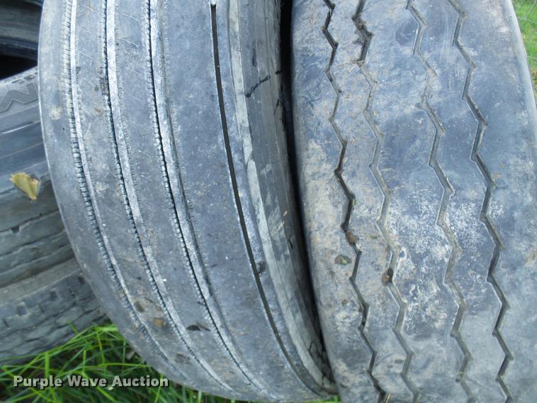 image for item DE5285 Tires and wheels