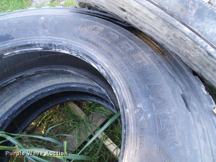 image for item DE5285 Tires and wheels