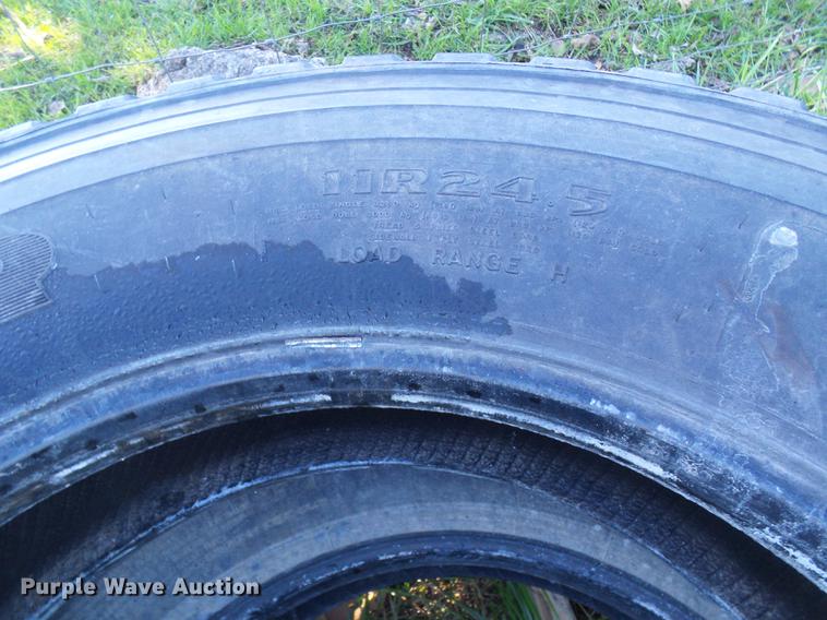 image for item DE5285 Tires and wheels