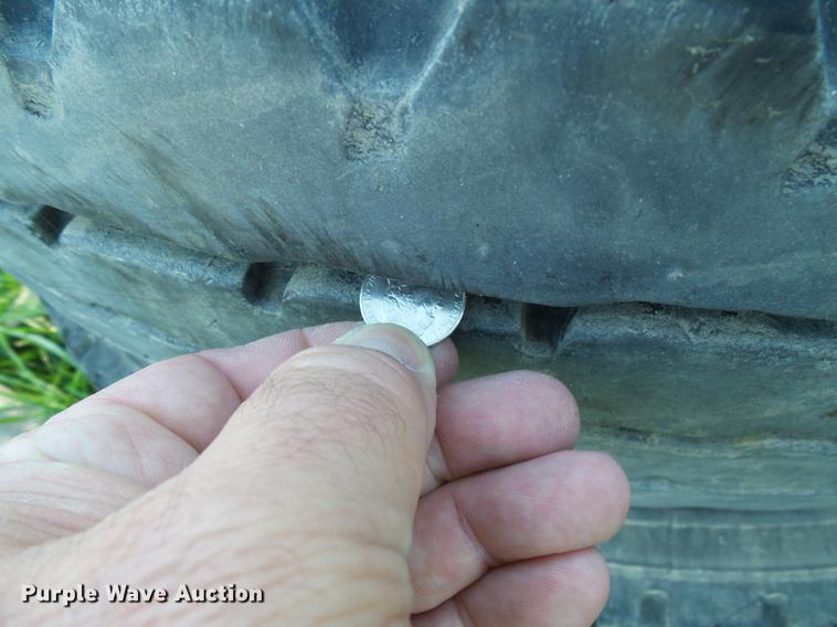 image for item DE5285 Tires and wheels