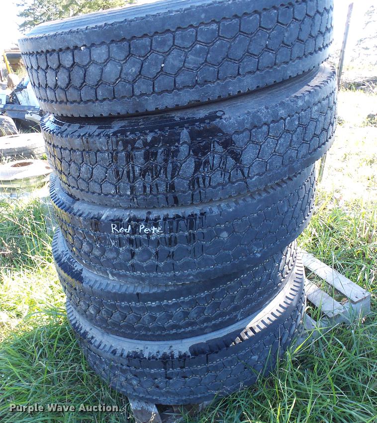 image for item DE5285 Tires and wheels