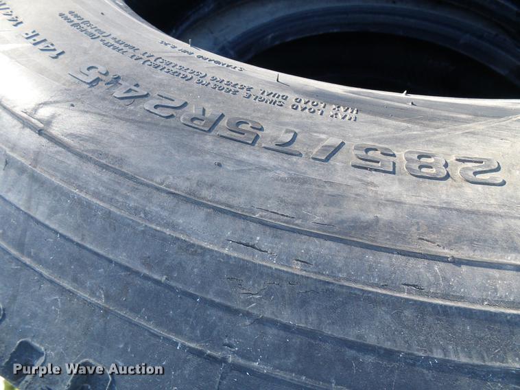 image for item DE5285 Tires and wheels