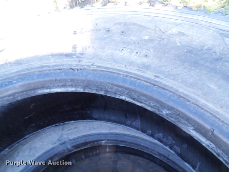image for item DE5285 Tires and wheels