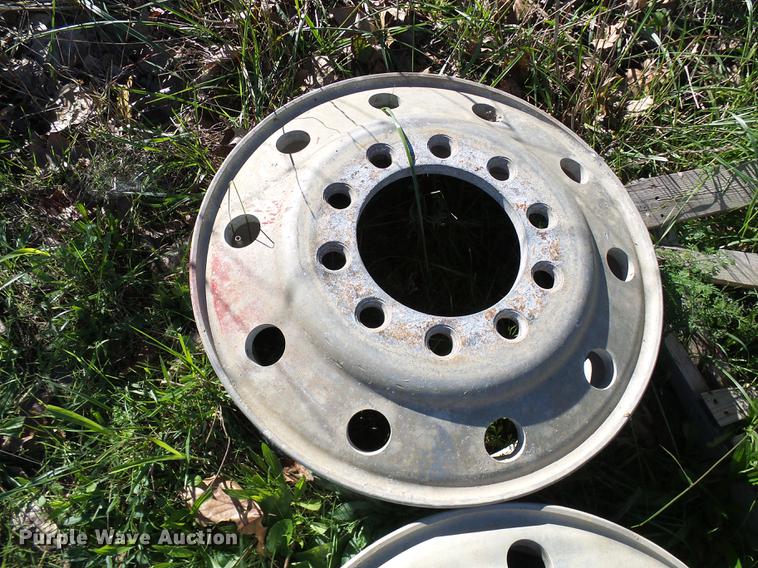 image for item DE5285 Tires and wheels