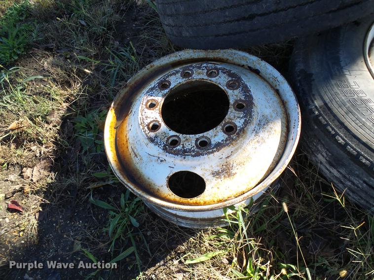 image for item DE5285 Tires and wheels