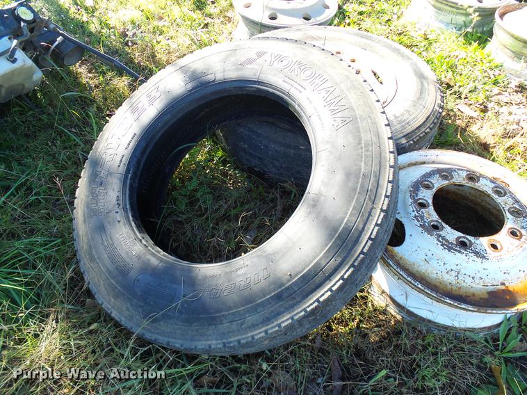 image for item DE5285 Tires and wheels