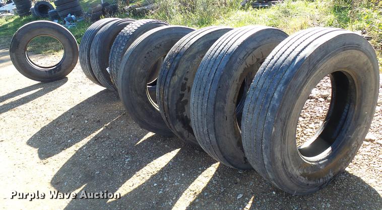 image for item DE5287 (10) tires