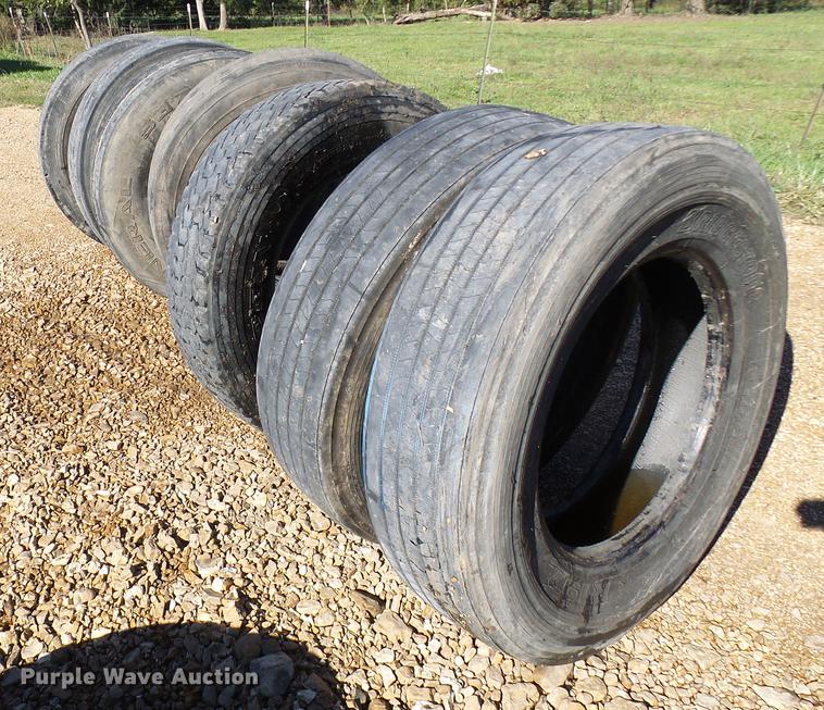 image for item DE5287 (10) tires