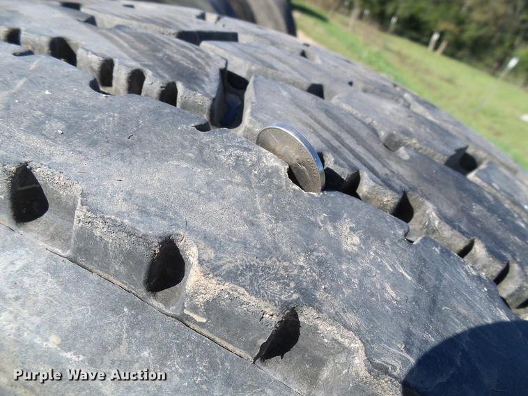 image for item DE5287 (10) tires