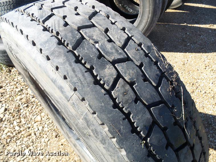 image for item DE5287 (10) tires