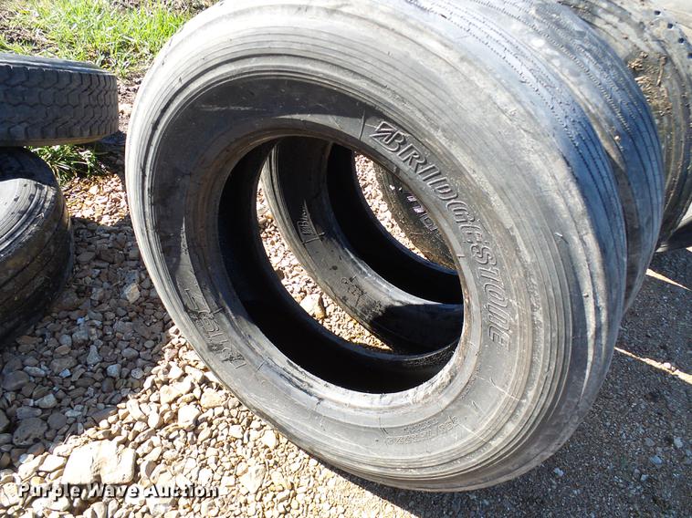 image for item DE5287 (10) tires