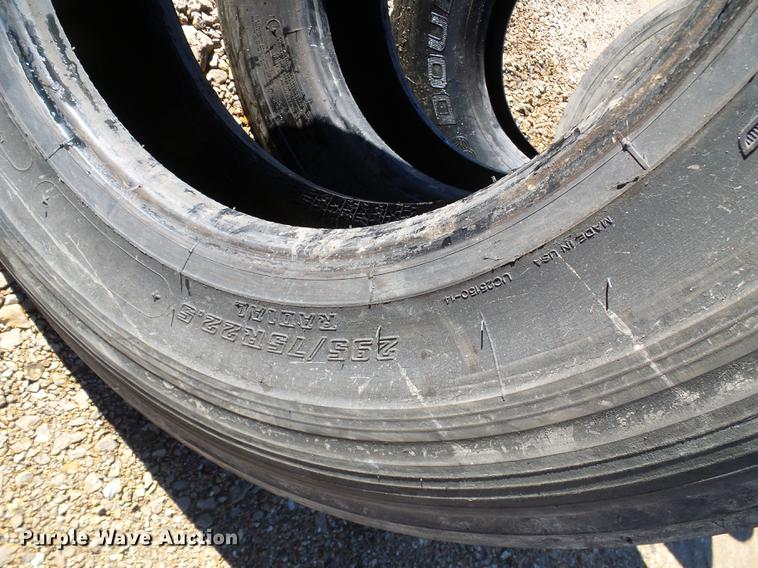 image for item DE5287 (10) tires