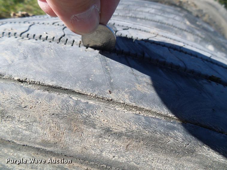 image for item DE5287 (10) tires