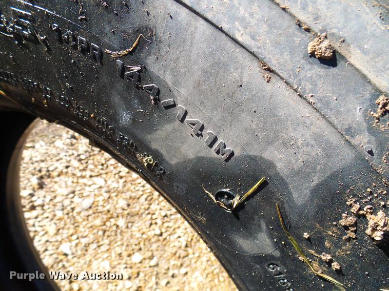 image for item DE5287 (10) tires