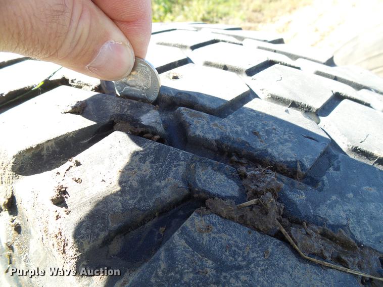 image for item DE5287 (10) tires