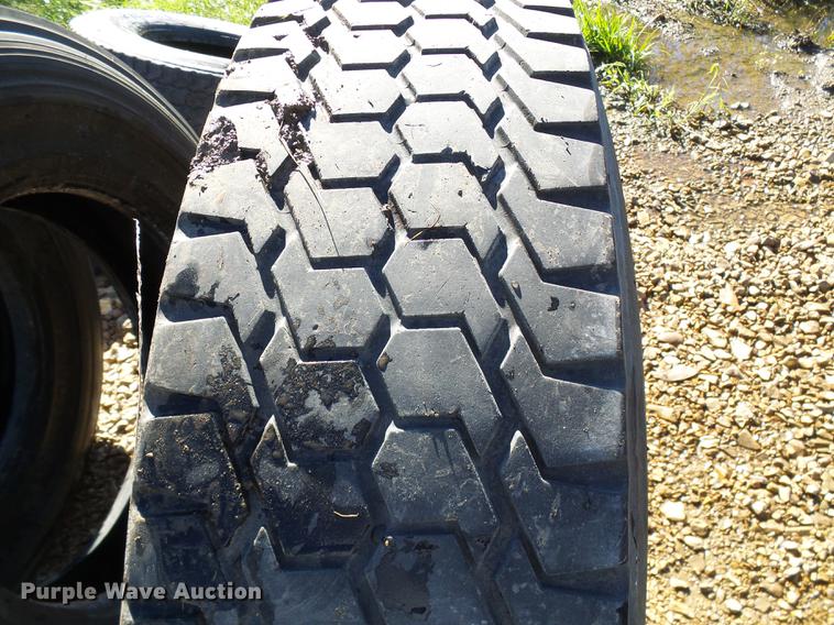 image for item DE5287 (10) tires