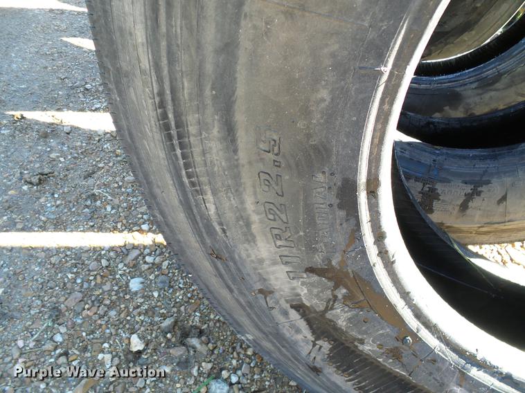 image for item DE5287 (10) tires