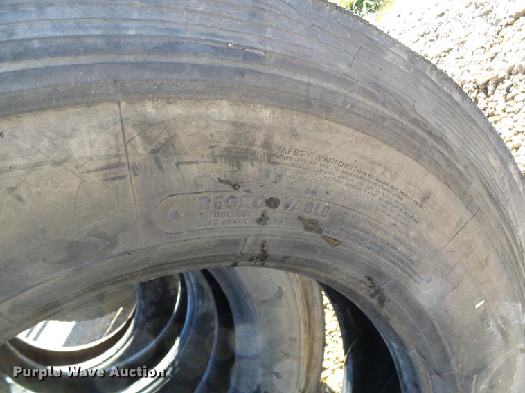 image for item DE5287 (10) tires