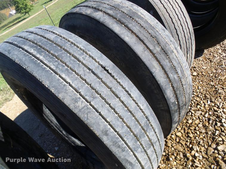 image for item DE5287 (10) tires