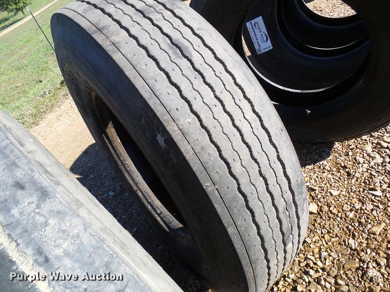 image for item DE5287 (10) tires