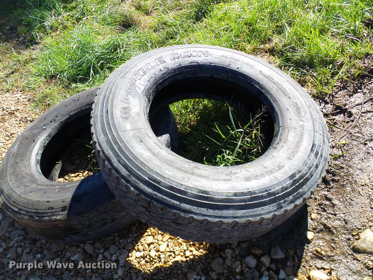 image for item DE5287 (10) tires