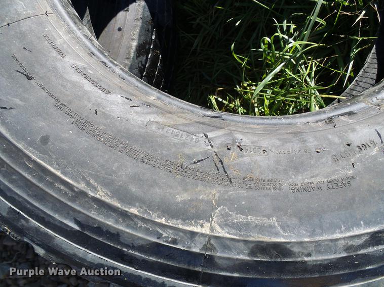 image for item DE5287 (10) tires