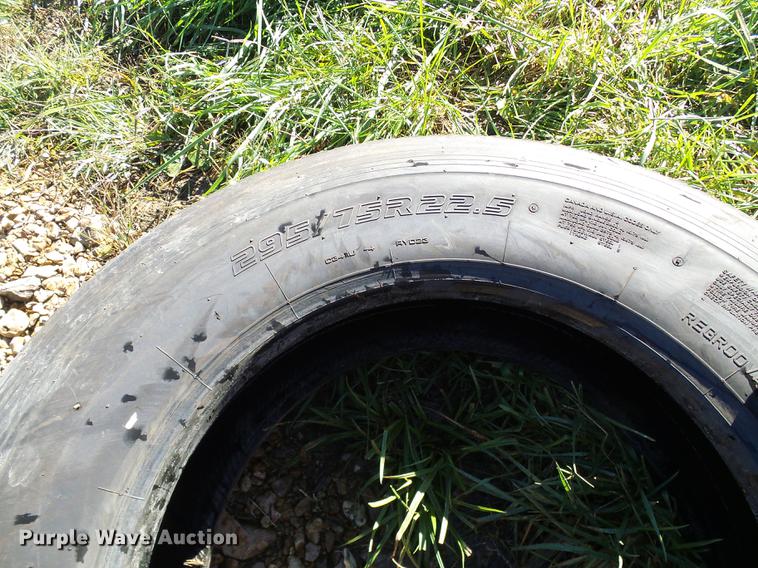 image for item DE5287 (10) tires
