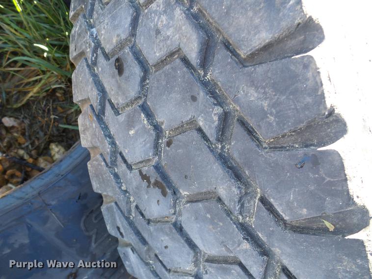 image for item DE5287 (10) tires
