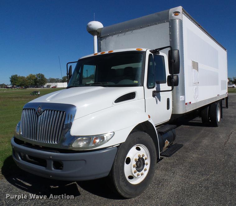 image for item DE5288 2007 International 4200 box truck
