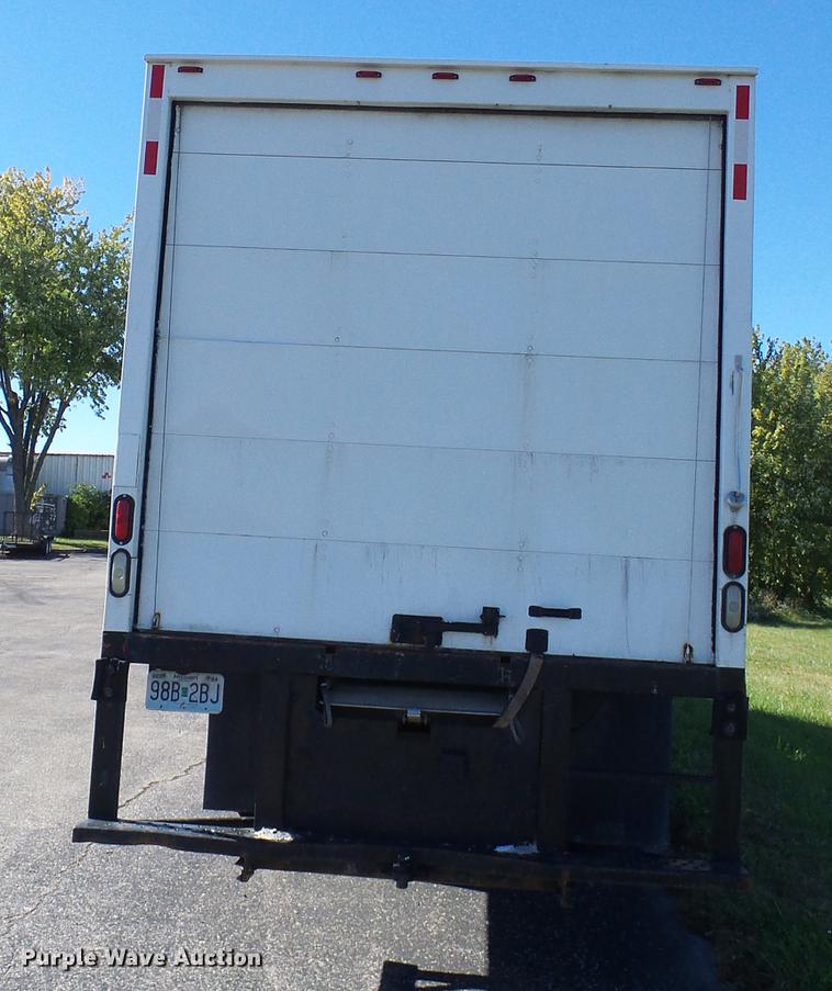 image for item DE5288 2007 International 4200 box truck