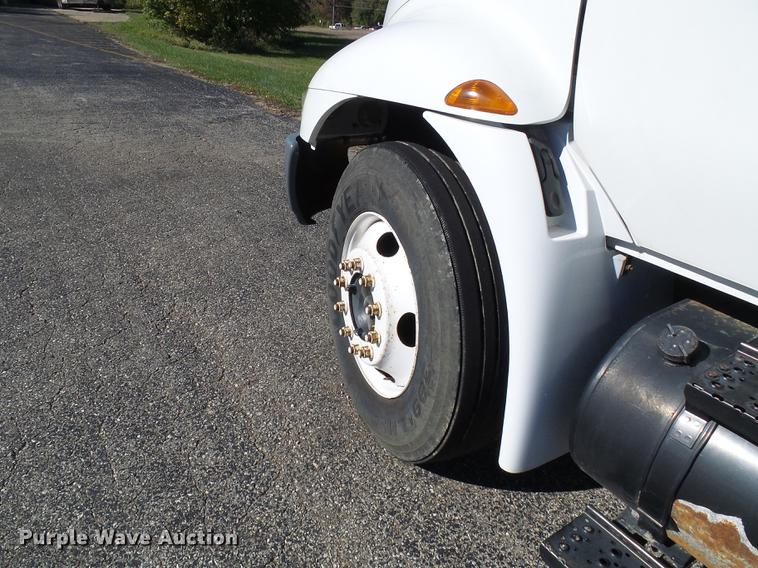 image for item DE5288 2007 International 4200 box truck
